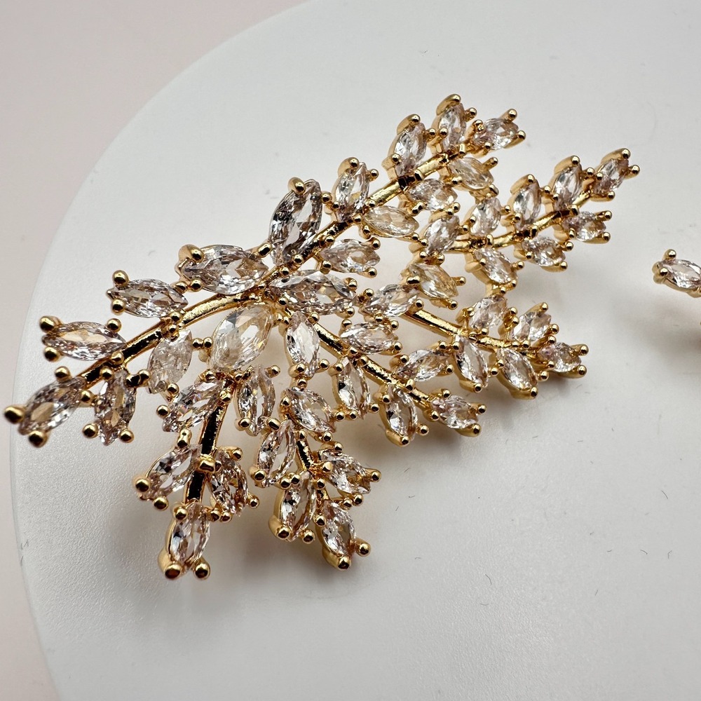Vintage Y2K Gold Tone Rhinestone Crawler Earrings